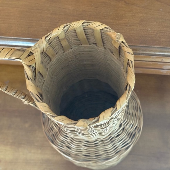 Vintage 1980’s Wicker, Hand woven bamboo Rattan vase with handle - Picture 7 of 7